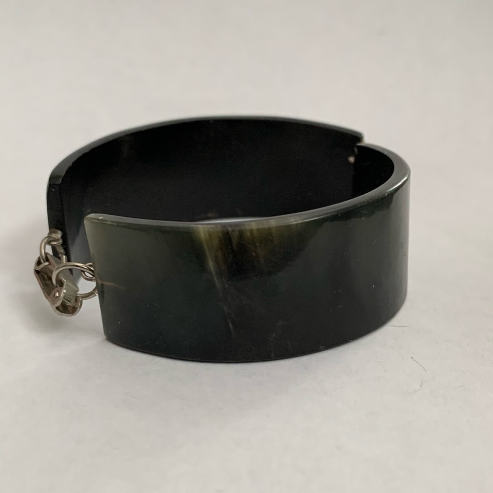 New vintage tortoiseshell horn bone acrylic bracelet (black w triangle  stripes)